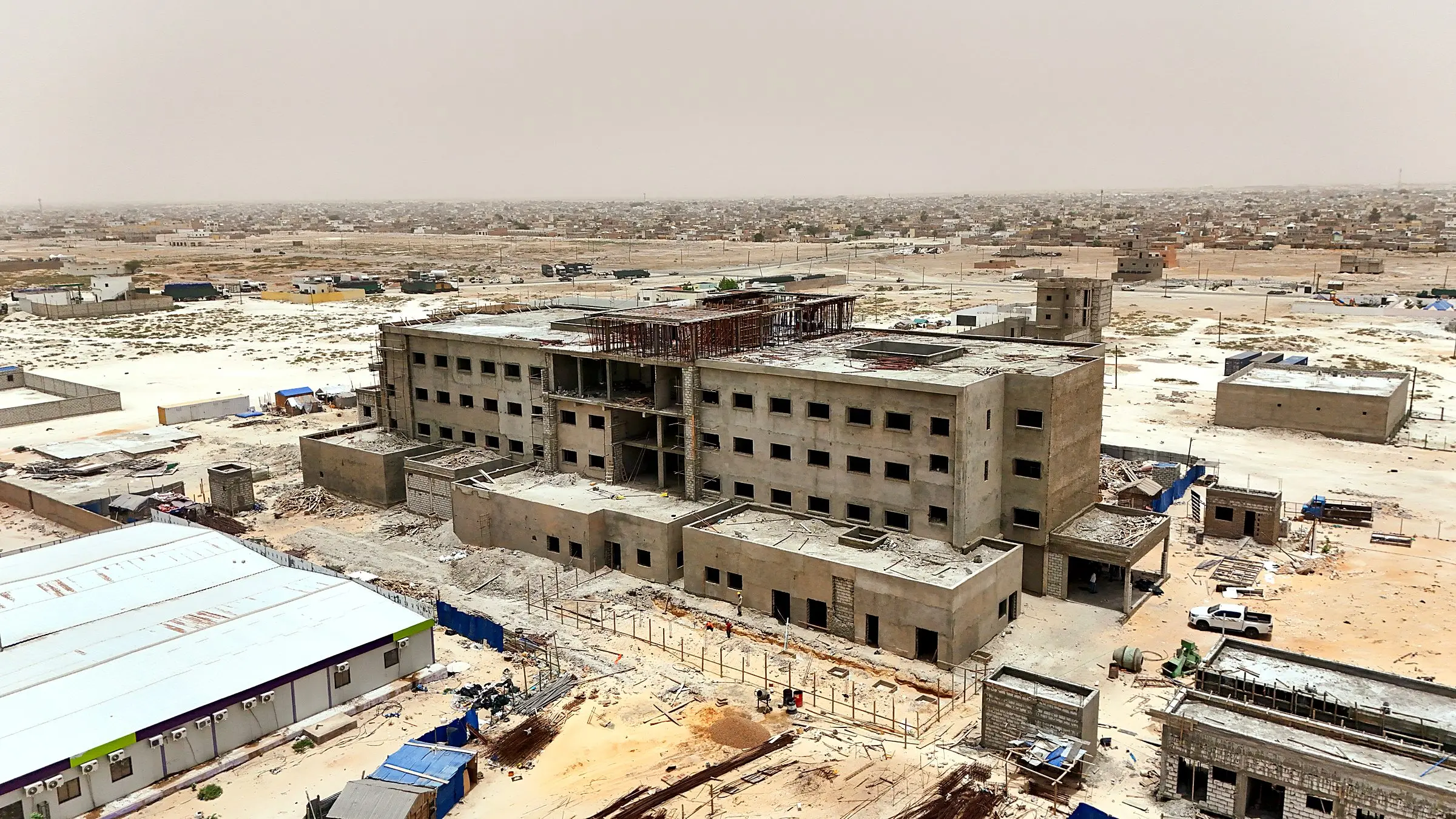 Chantier de l'Hôpital d'Oncologie avec les bâtiments annexes